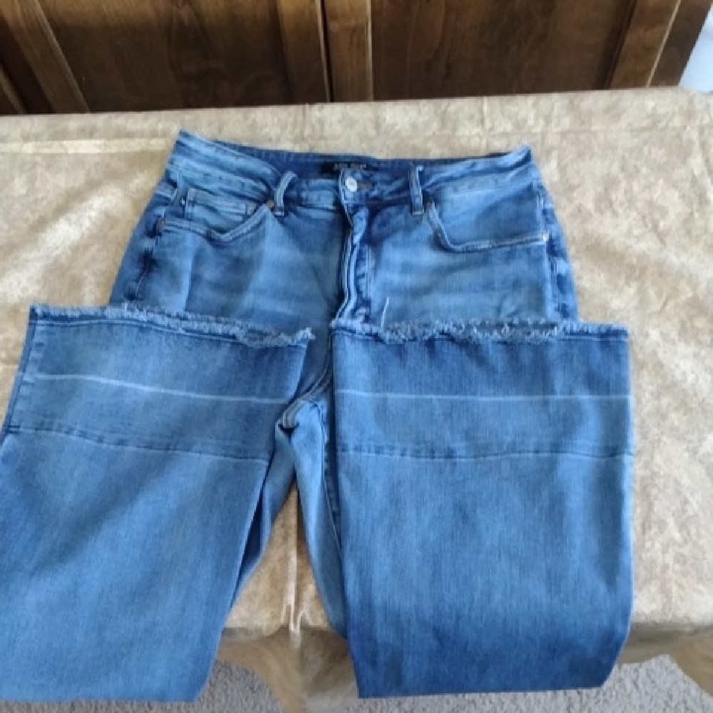 Women's Judy Blue Frayed Hem Flare Leg Jeans